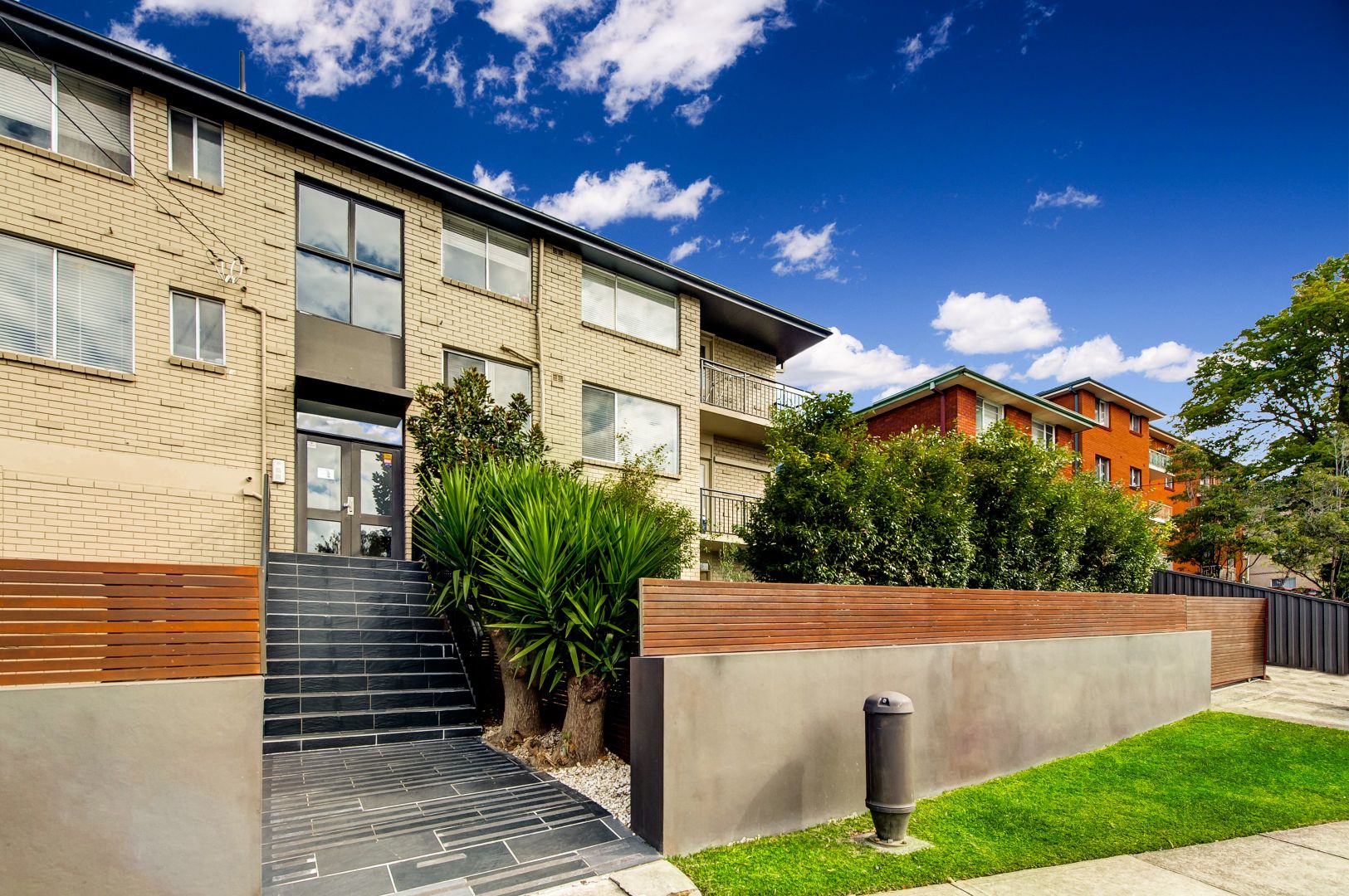 10/18 Pittwater Road, Gladesville NSW 2111, Image 2