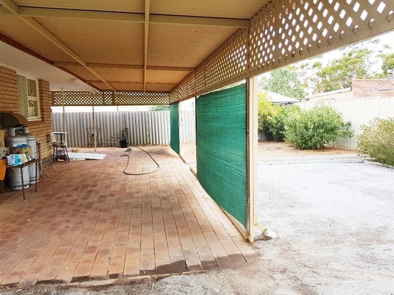 52 Gardiner Street, Moora WA 6510, Image 2