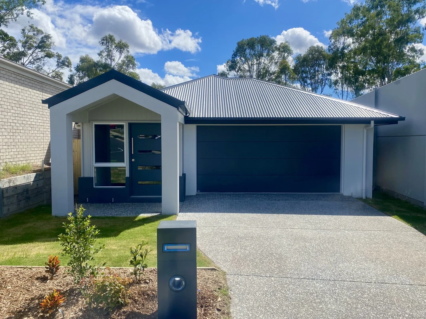 98 Carnarvon Drive, South Ripley QLD 4306