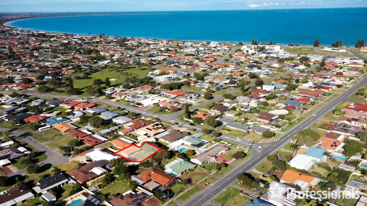 3 bedrooms Duplex in 1a Biscayne Street SAFETY BAY WA, 6169