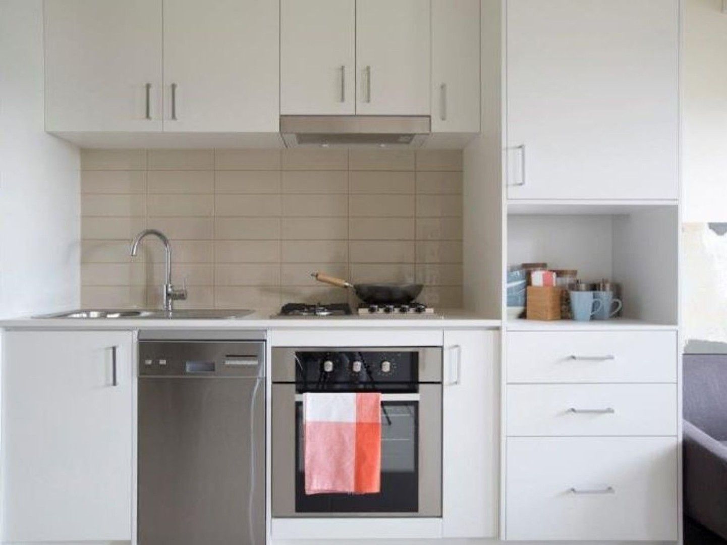 1 bedrooms Apartment / Unit / Flat in 221/80 Cheltenham Road DANDENONG VIC, 3175