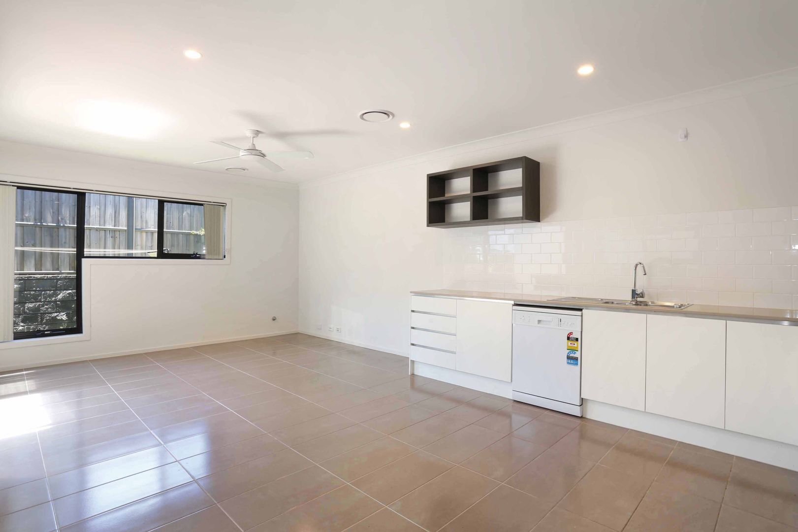 6 Muirfield Glade, Blacktown NSW 2148, Image 2