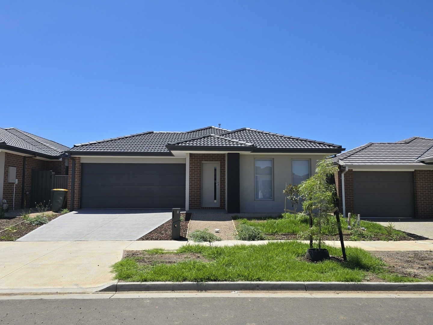 4 bedrooms House in 8 Benson Drive WERRIBEE VIC, 3030