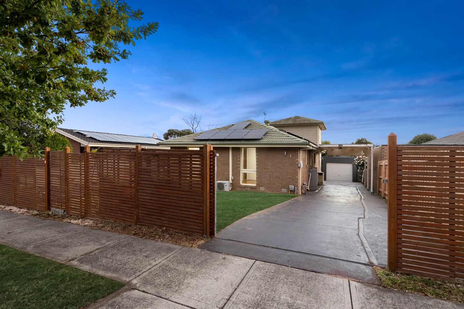 144 James Cook Drive, Endeavour Hills VIC 3802