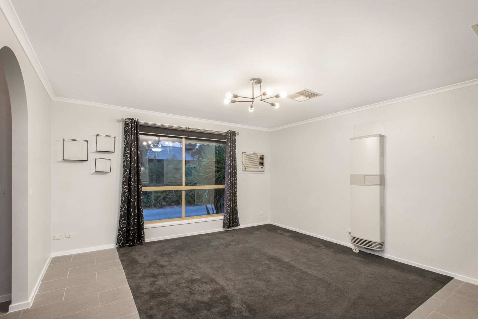 2/387 Kotthoff Street, Lavington NSW 2641, Image 2