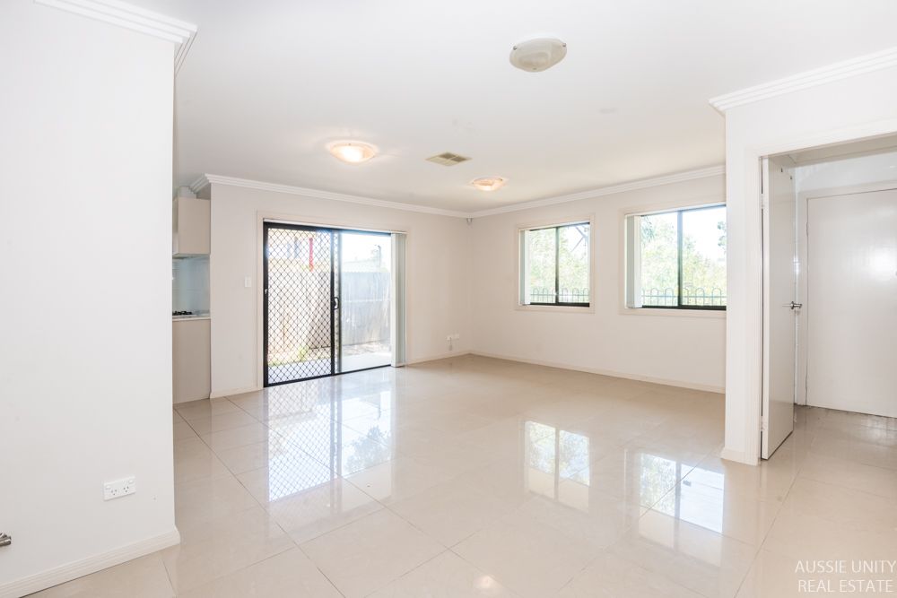 1/25 Hobart St, Oxley Park NSW 2760, Image 1