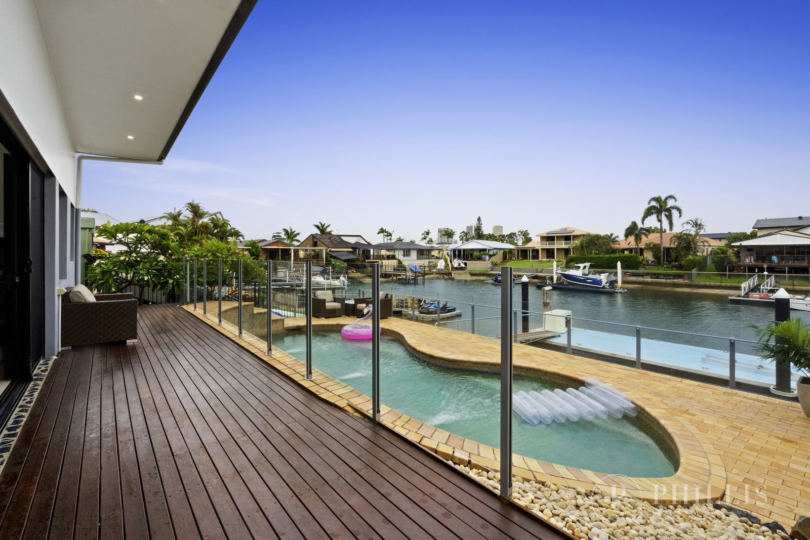 8 Longboat Place, Biggera Waters QLD 4216, Image 2