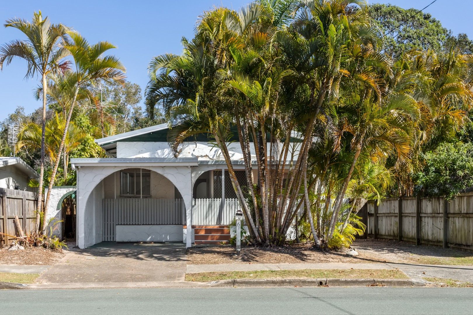 2 bedrooms House in 6 Blaxland Street GOLDEN BEACH QLD, 4551