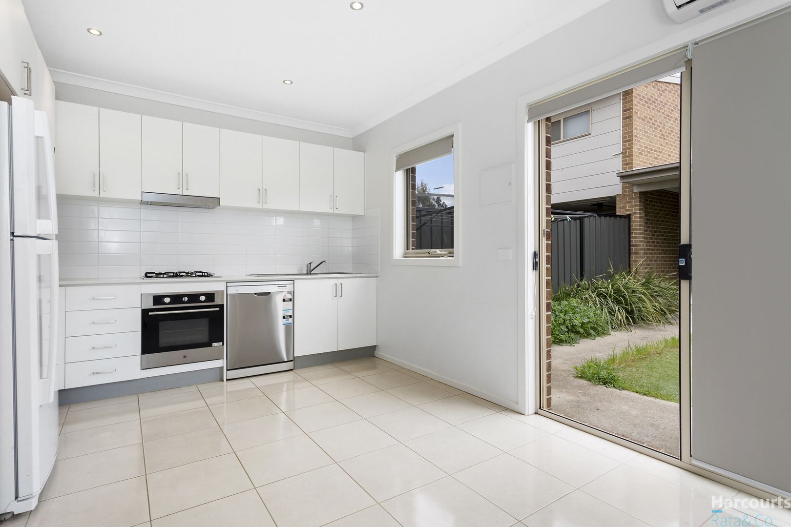 5/10 Bursaria Place, Craigieburn VIC 3064, Image 2