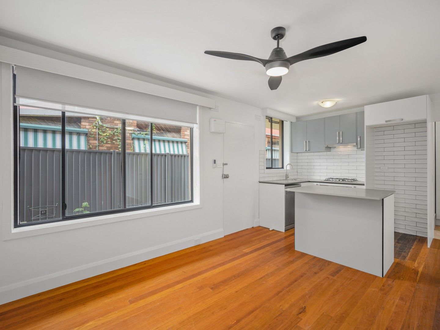 2 bedrooms Apartment / Unit / Flat in 1/71 Esplanade West PORT MELBOURNE VIC, 3207