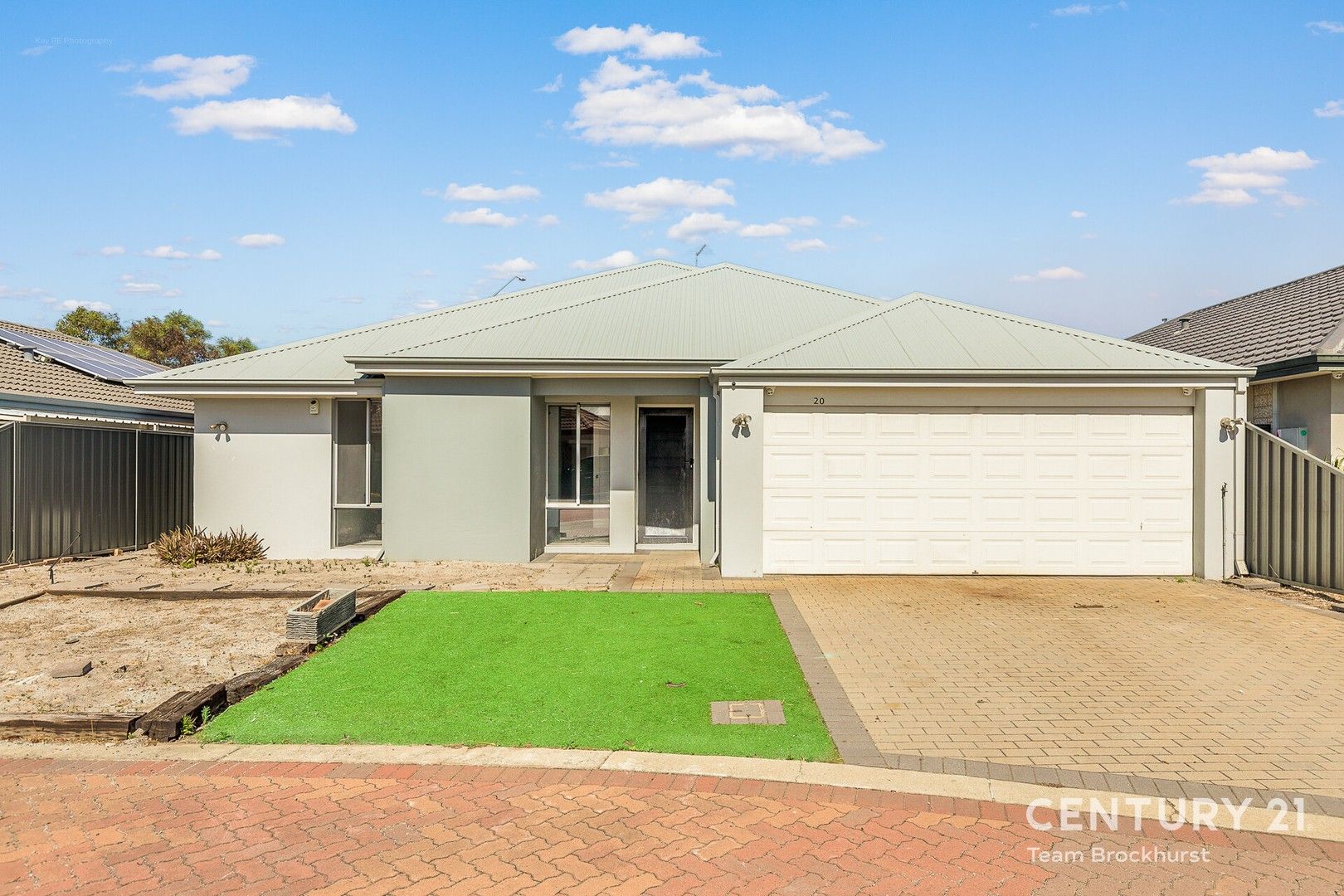 4 bedrooms House in 20 Poso Place ATWELL WA, 6164