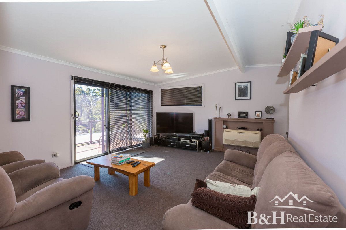 31 Deviation Road, Penguin TAS 7316, Image 2