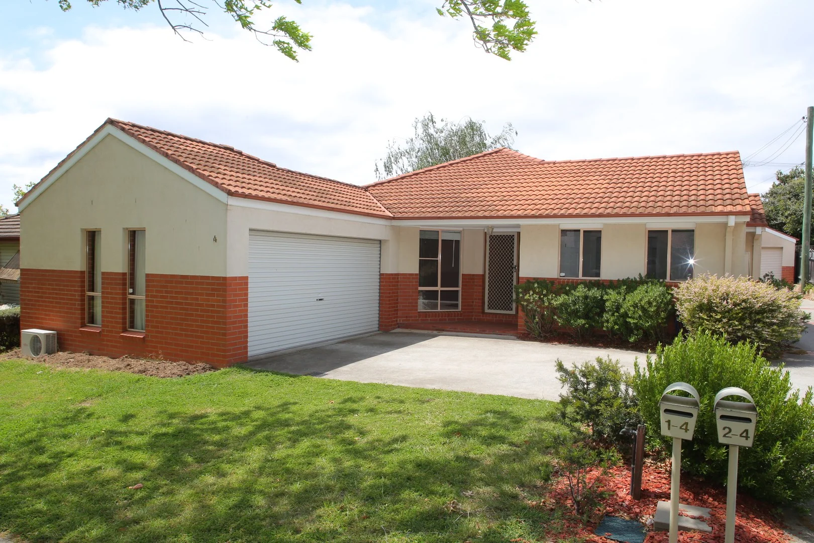 1/4 Hutchins Street, Yarralumla ACT 2600