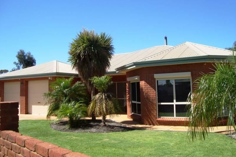 2 McGillivray Crescent, KALGOORLIE WA 6430, Image 1