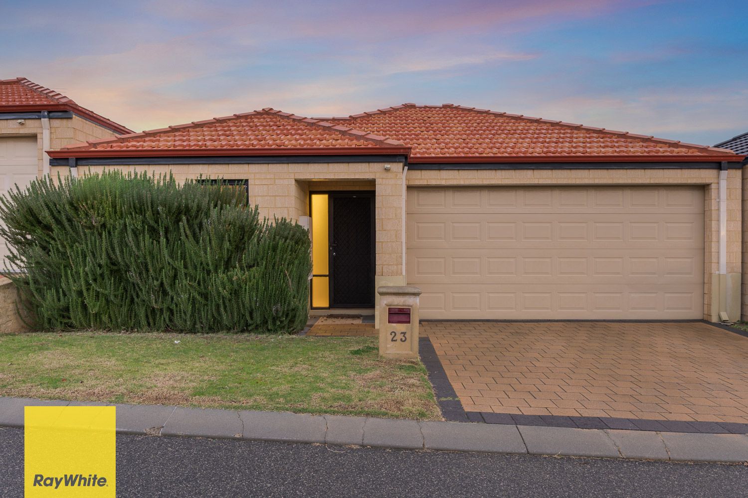 3 bedrooms House in 23 Jedburgh Loop SINAGRA WA, 6065