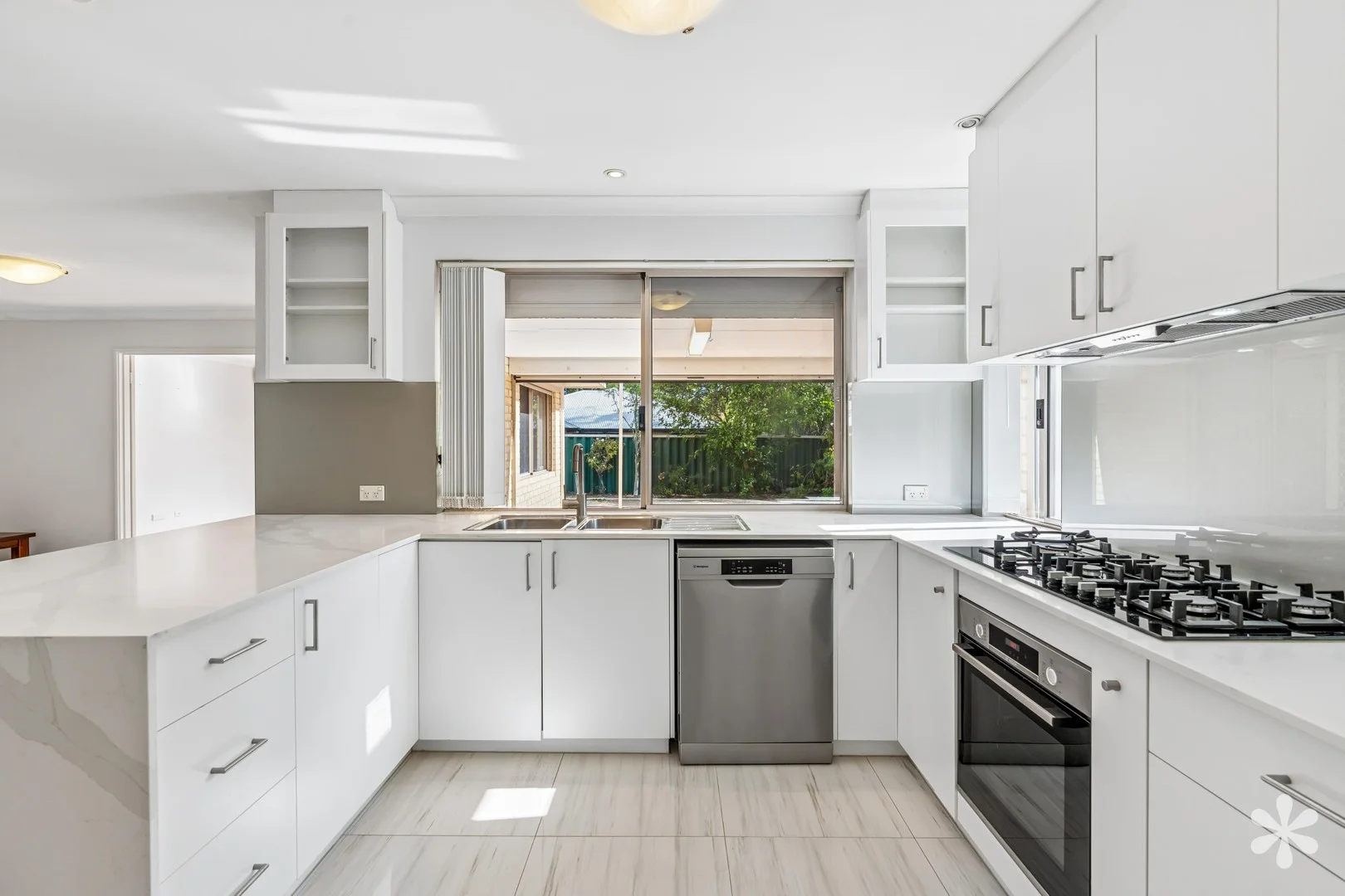 12 Balaka Way, Queens Park WA 6107