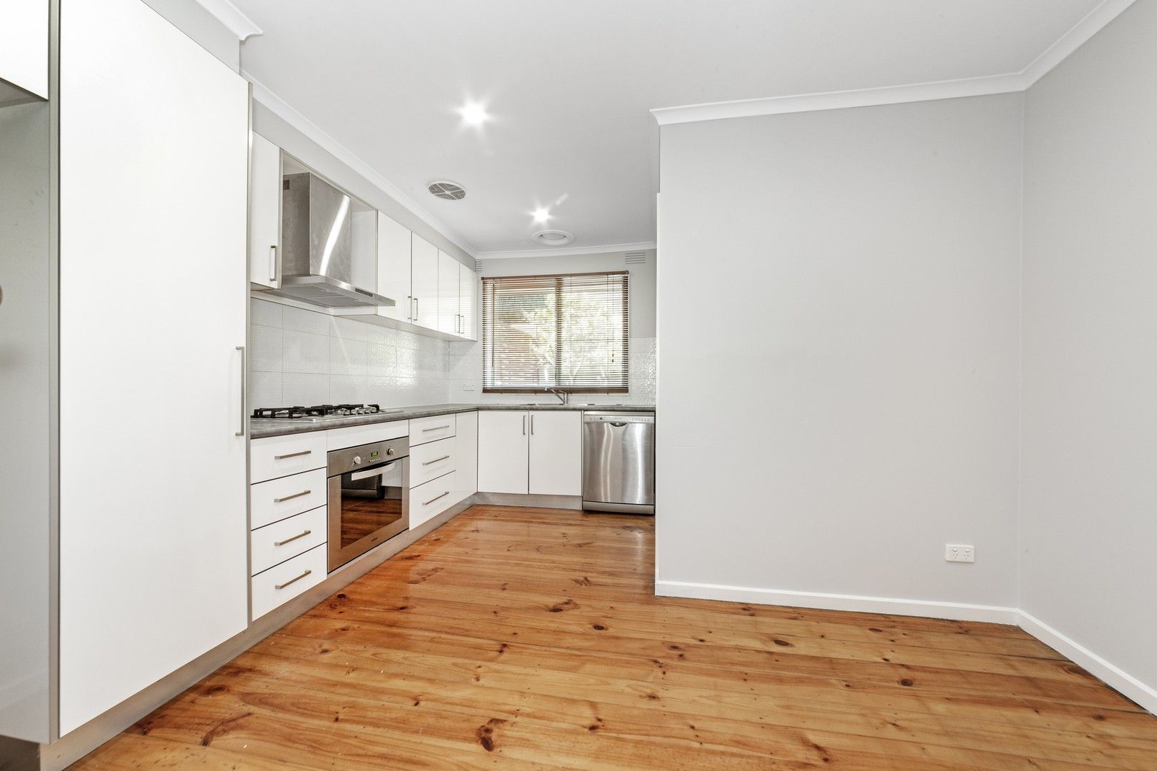 2 bedrooms Apartment / Unit / Flat in 3/23 Shepparson Avenue CARNEGIE VIC, 3163