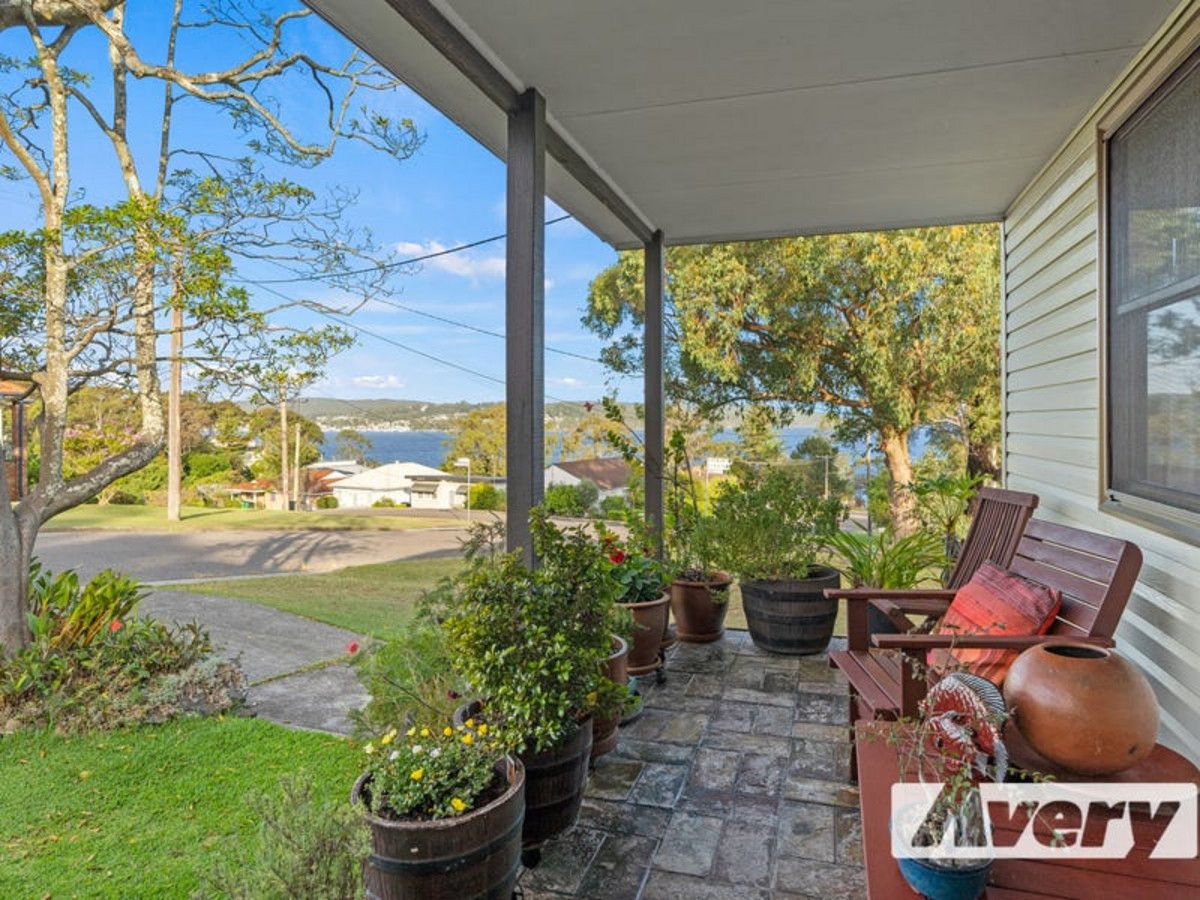 9 Bolton Point Road, Bolton Point NSW 2283, Image 2