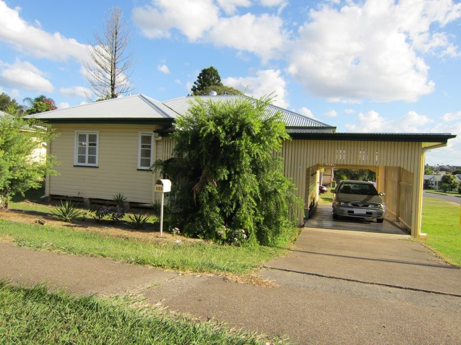 123 Blackstone Road, Silkstone QLD 4304