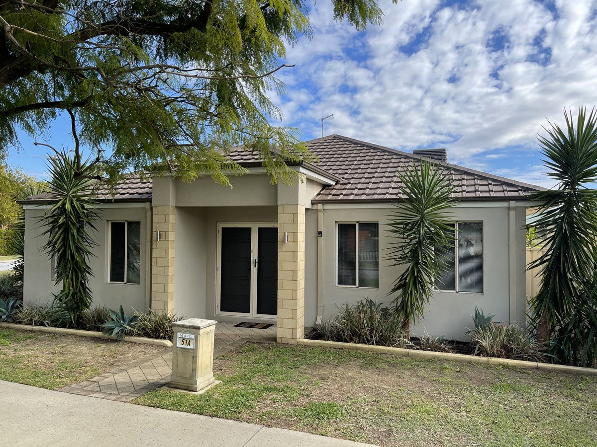 4 bedrooms House in 51 Orpington Street CLOVERDALE WA, 6105