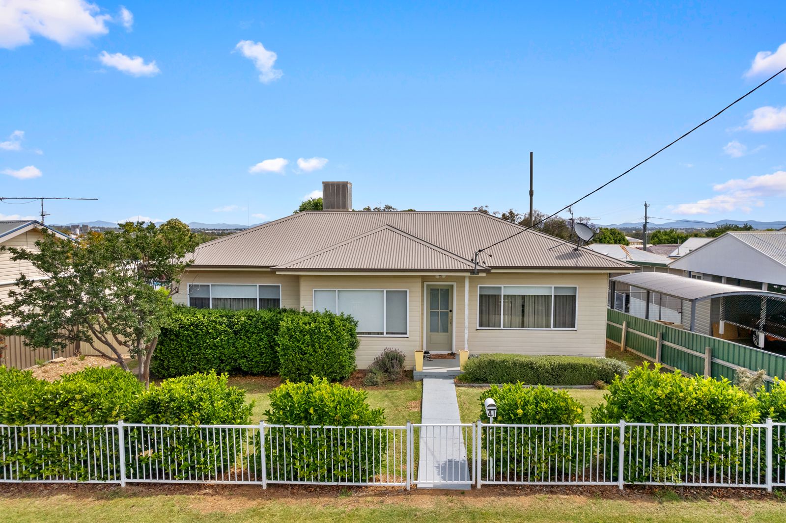 3 bedrooms House in 41 Peel Street TAMWORTH NSW, 2340