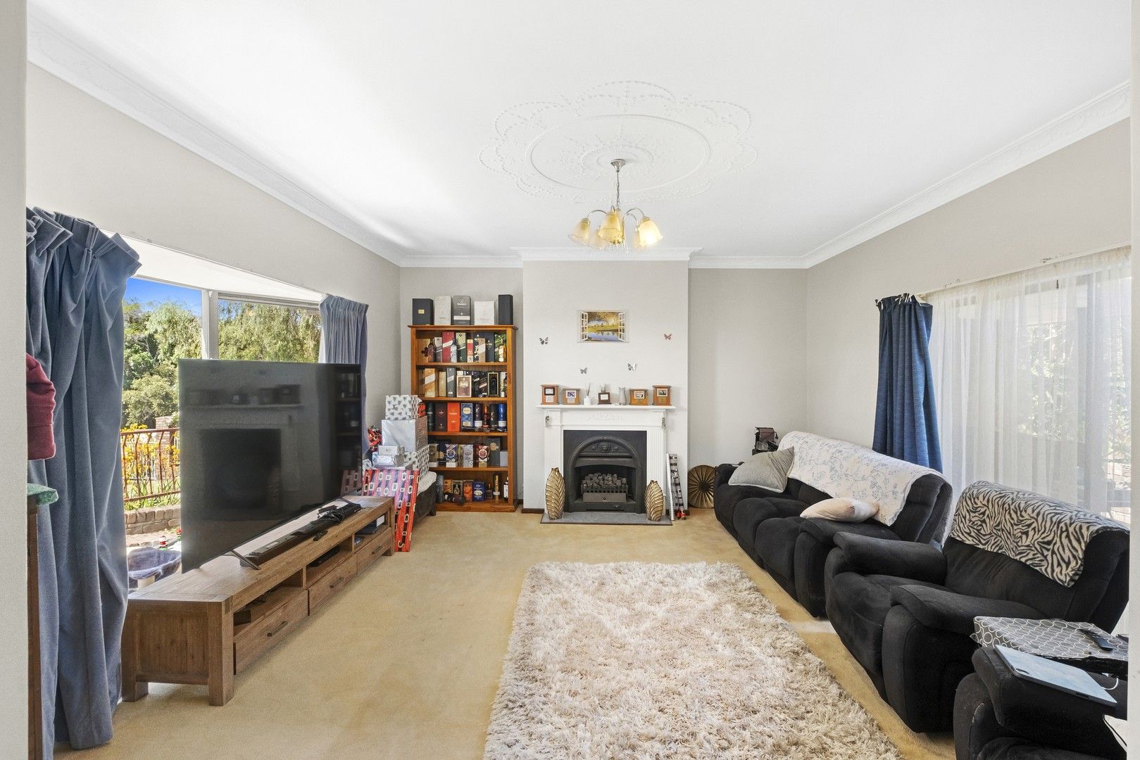 4 bedrooms House in 22 Coolabah Drive MOUNT NASURA WA, 6112