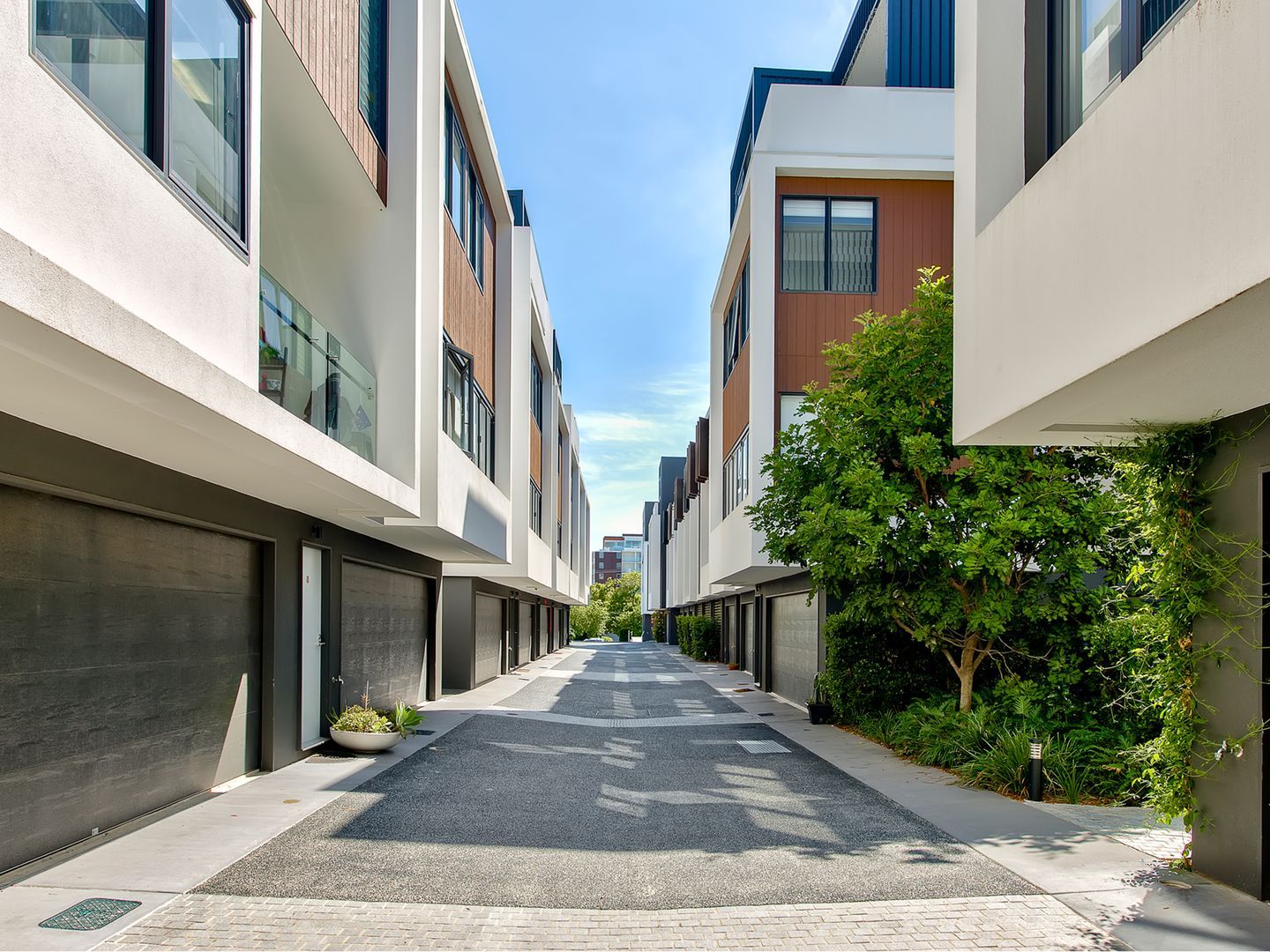 3 bedrooms Apartment / Unit / Flat in 76/24 Kurilpa Street WEST END QLD, 4101