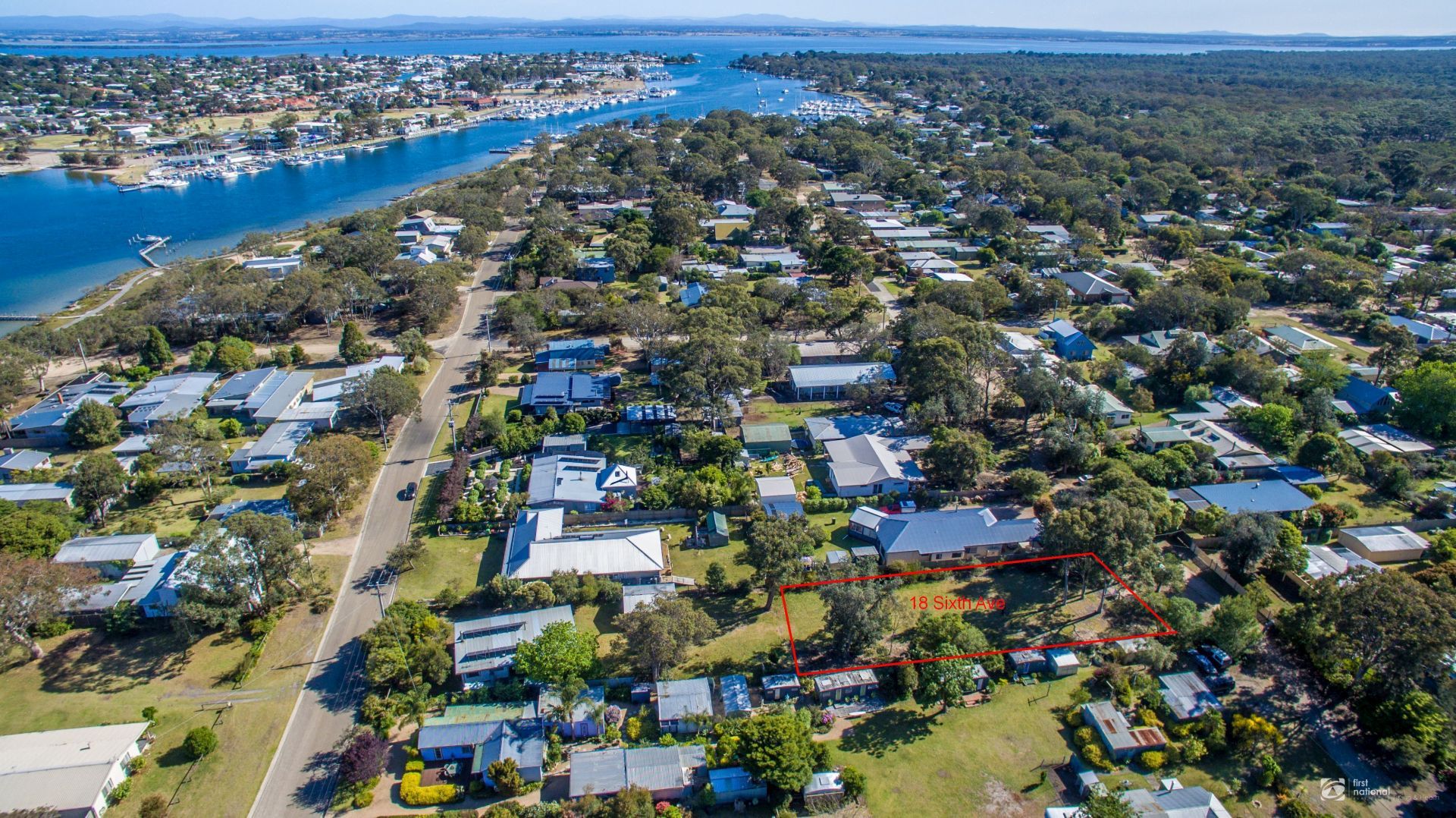 18 Sixth Avenue, Raymond Island VIC 3880, Image 0