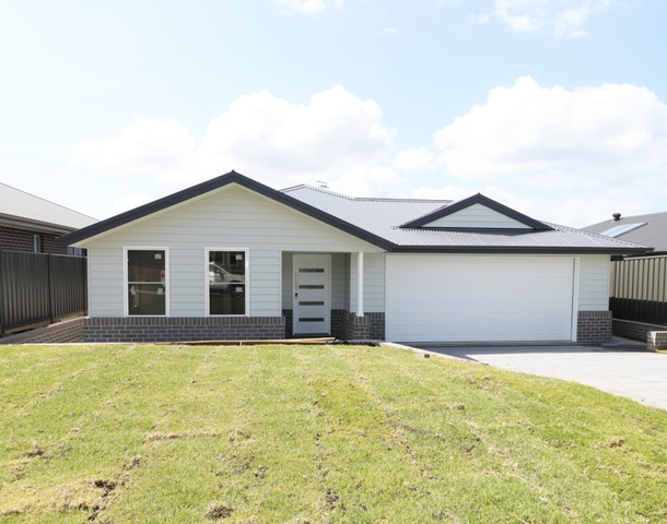 27 Bexhill Avenue, Sussex Inlet NSW 2540