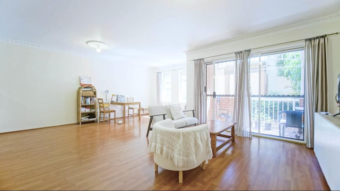 2 bedrooms Apartment / Unit / Flat in 2/67 Woniora Road HURSTVILLE NSW, 2220