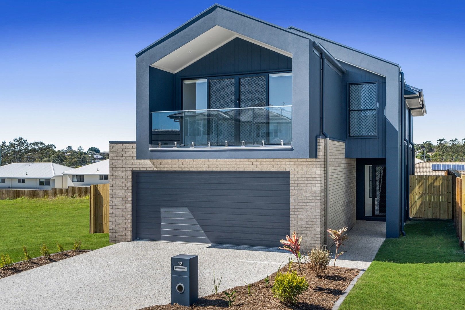 4 bedrooms House in 13 Ladbroke Street WAKERLEY QLD, 4154