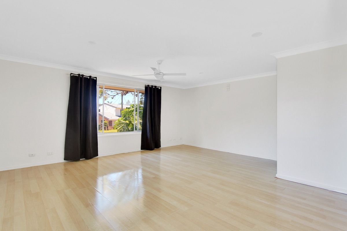 2 bedrooms Villa in 1/14 Bundaleer Crescent PORT MACQUARIE NSW, 2444