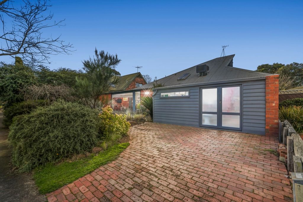 38 Manorvale Parade, Werribee VIC 3030 | Domain