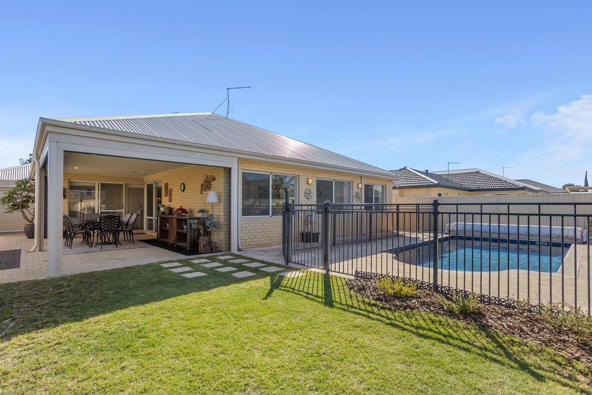 54 Liriope Parkway, Sinagra WA 6065, Image 2