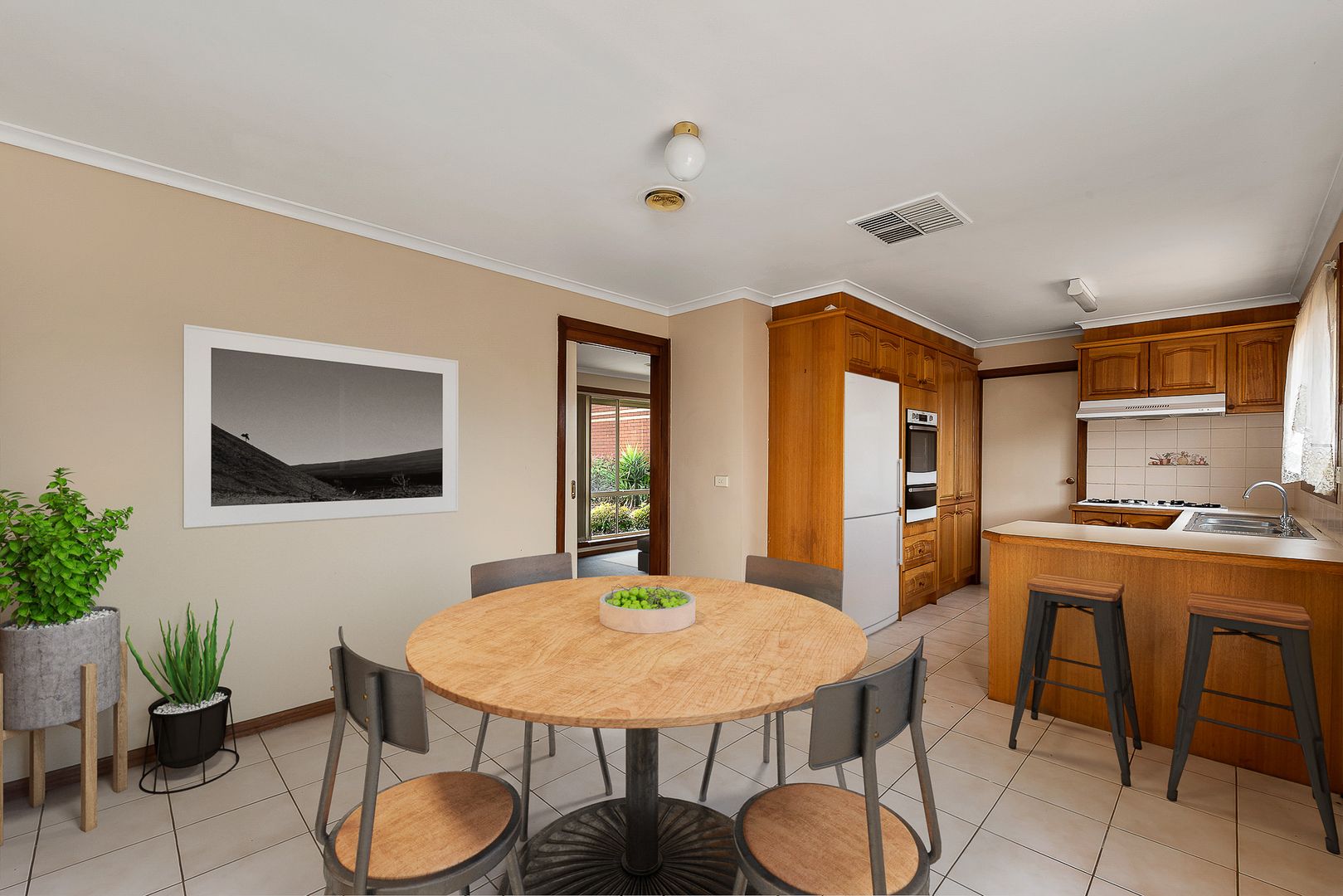 2/5 Romeo Court, Mill Park VIC 3082, Image 2