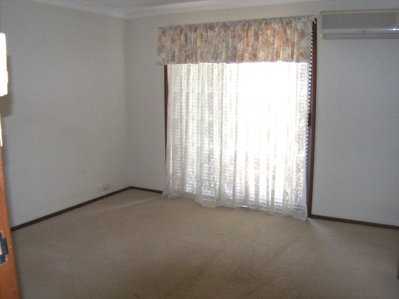 4/2A Condamine St, Campbelltown NSW 2560, Image 2
