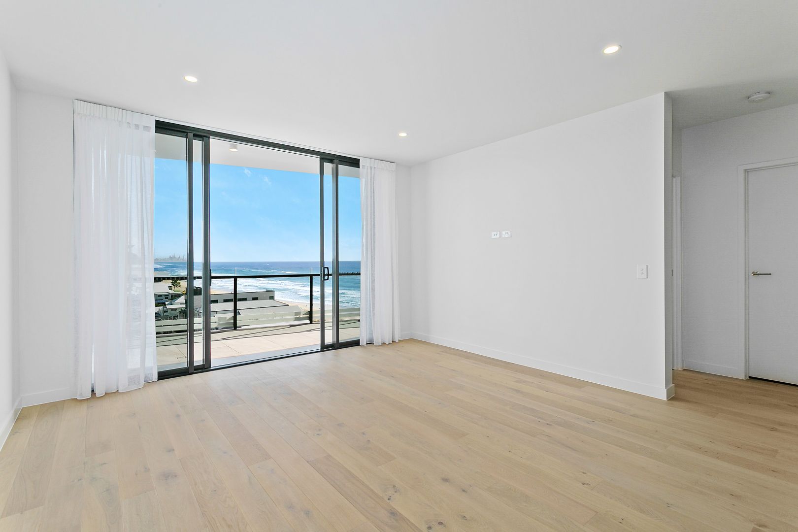 904/6 Palm Beach Avenue, Palm Beach QLD 4221, Image 2