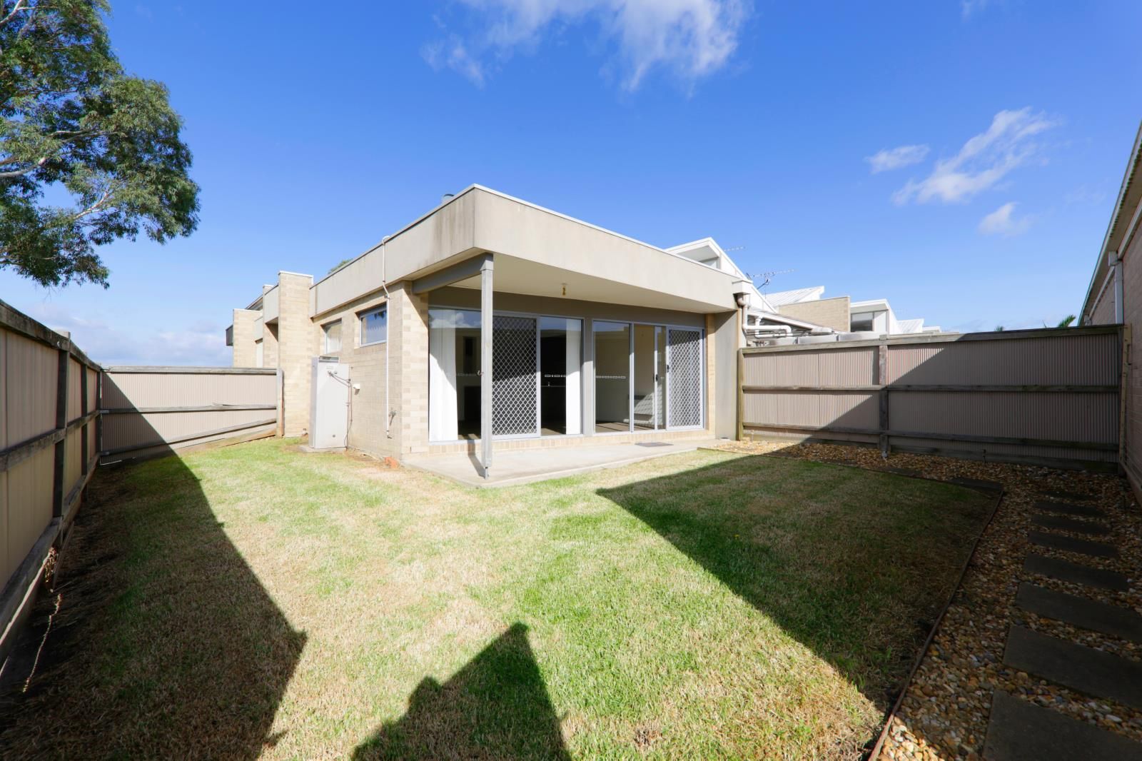 190 Paterson Drive, Lynbrook VIC 3975, Image 2