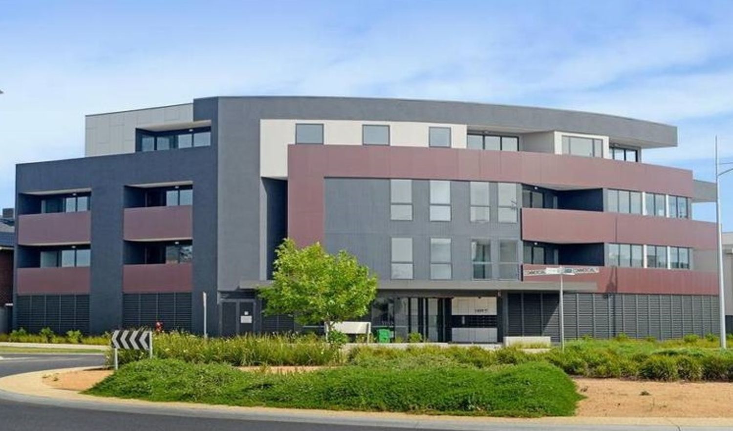 2 bedrooms Apartment / Unit / Flat in 202/184 The Esplanade CAROLINE SPRINGS VIC, 3023
