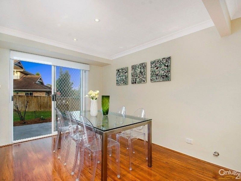 2/2 Carina Place, Castle Hill NSW 2154, Image 2