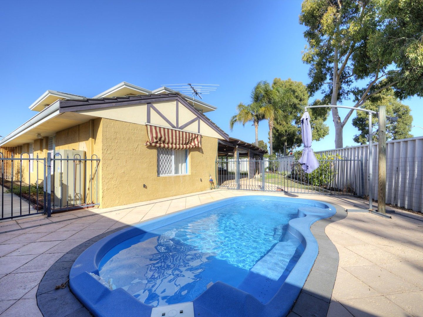 5 bedrooms House in 5B Jay Grove BALLAJURA WA, 6066