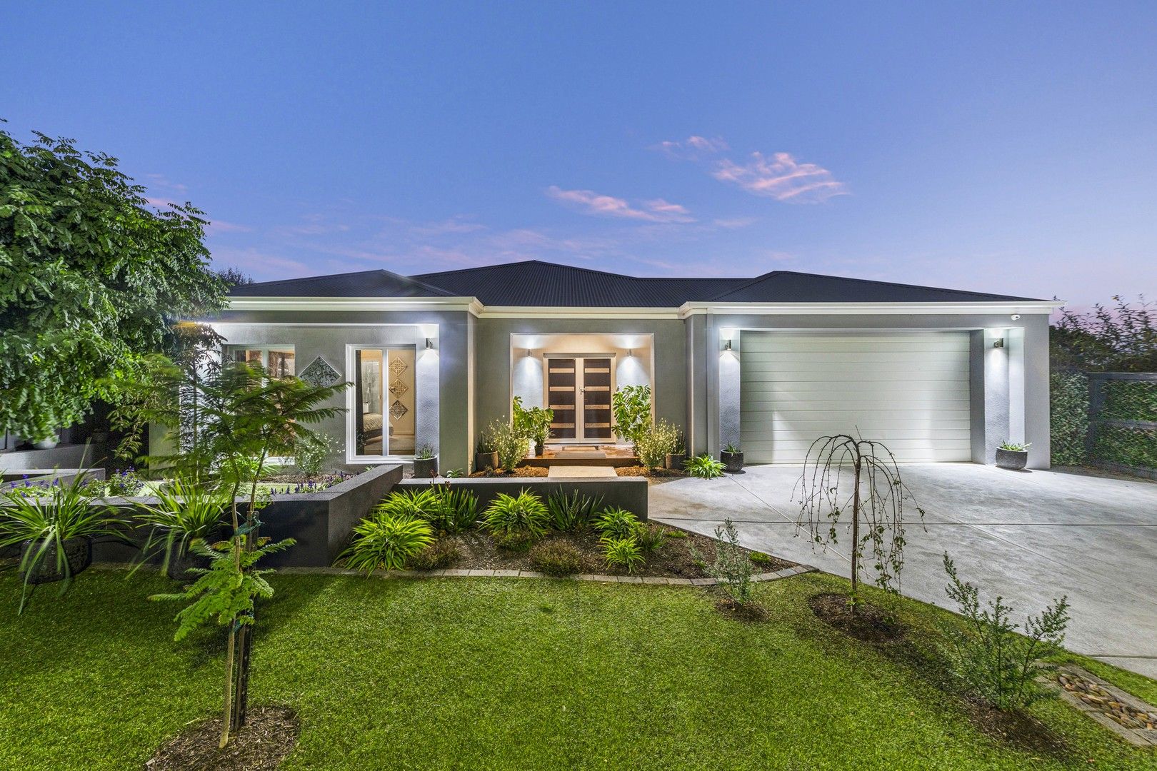 19 Pioneers Crescent, Pakenham VIC 3810, Image 0