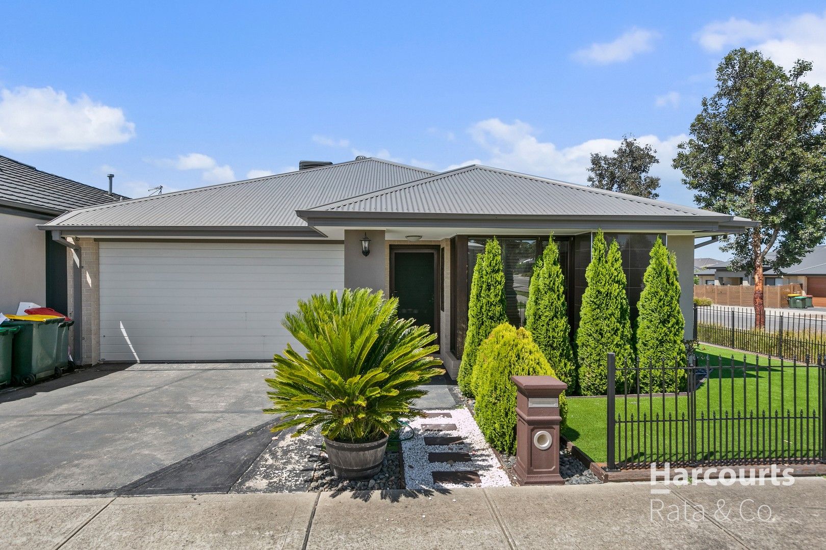 4 bedrooms House in 2 Paxton Street CRAIGIEBURN VIC, 3064