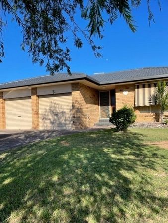 3 bedrooms House in 5 The Peninsula YAMBA NSW, 2464