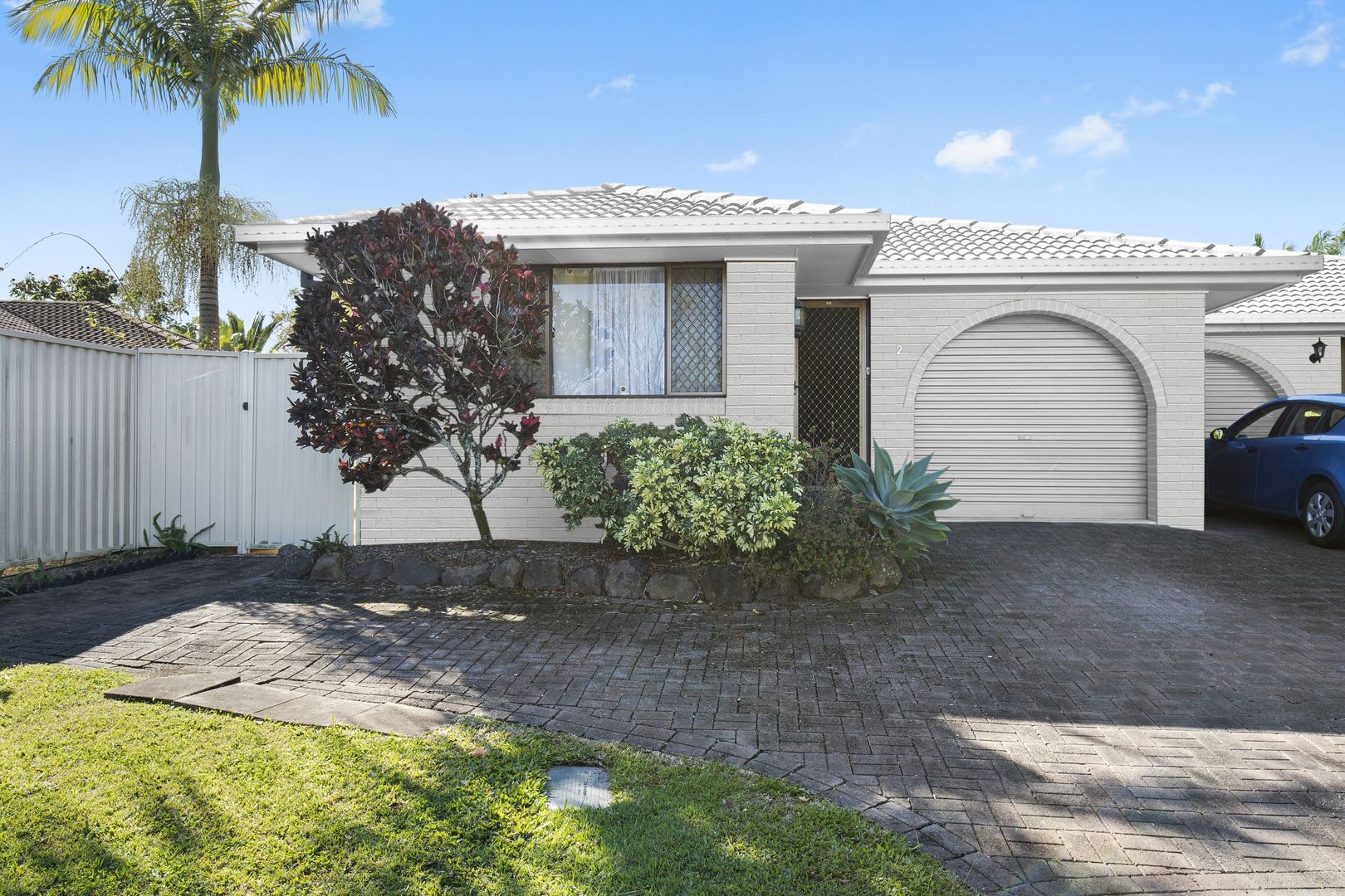 2/4 Greenleaf Close, Burleigh Waters QLD 4220, Image 1