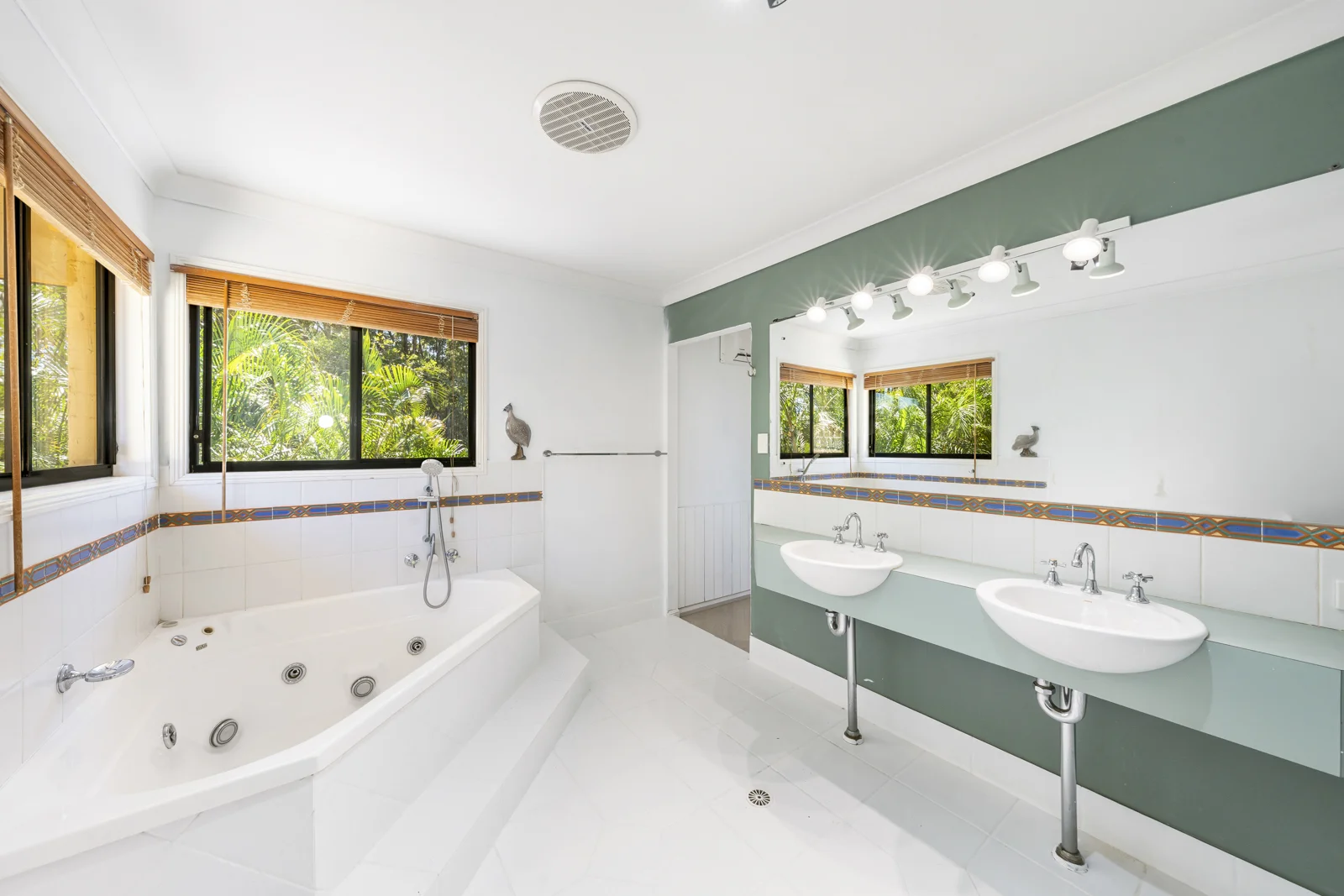 Additional image 9 of 4 Aruba Place, Eatons Hill QLD 4037