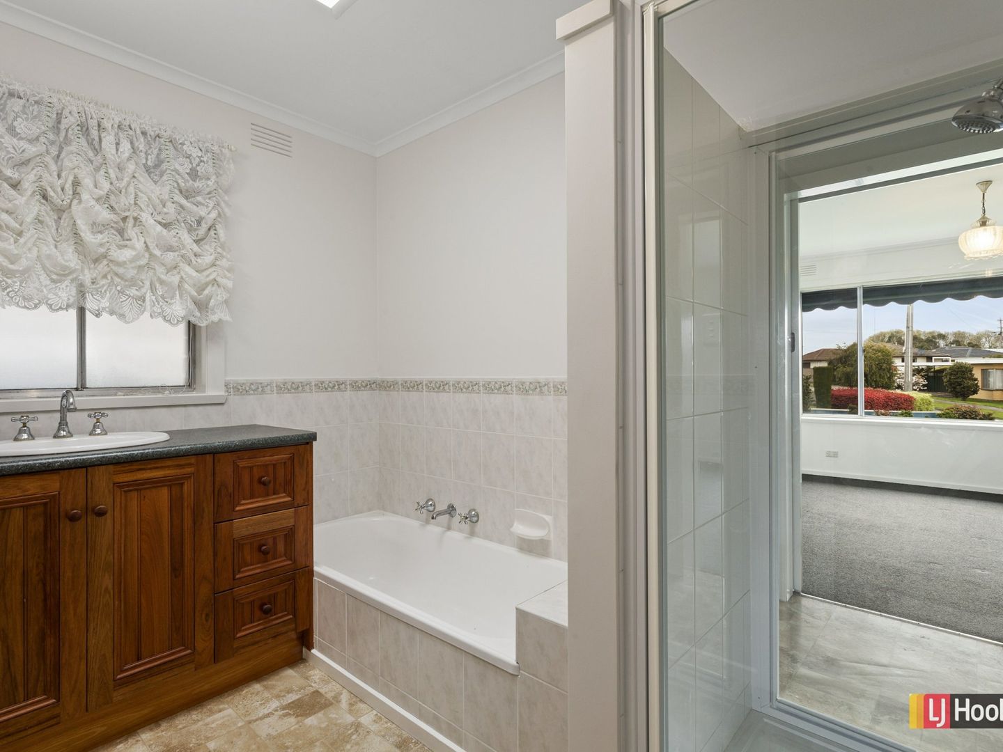 5 Toorak Cres, Colac VIC 3250, Image 2