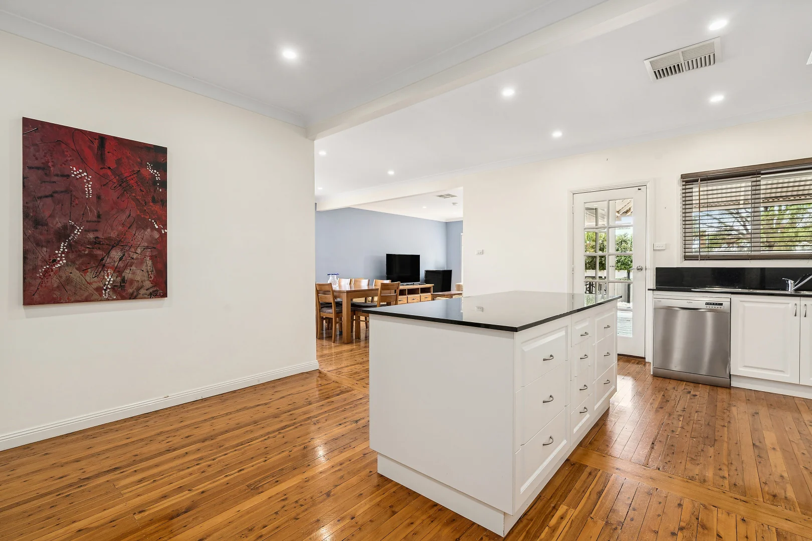 Additional image 7 of 42 Grandview Avenue, Turvey Park NSW 2650