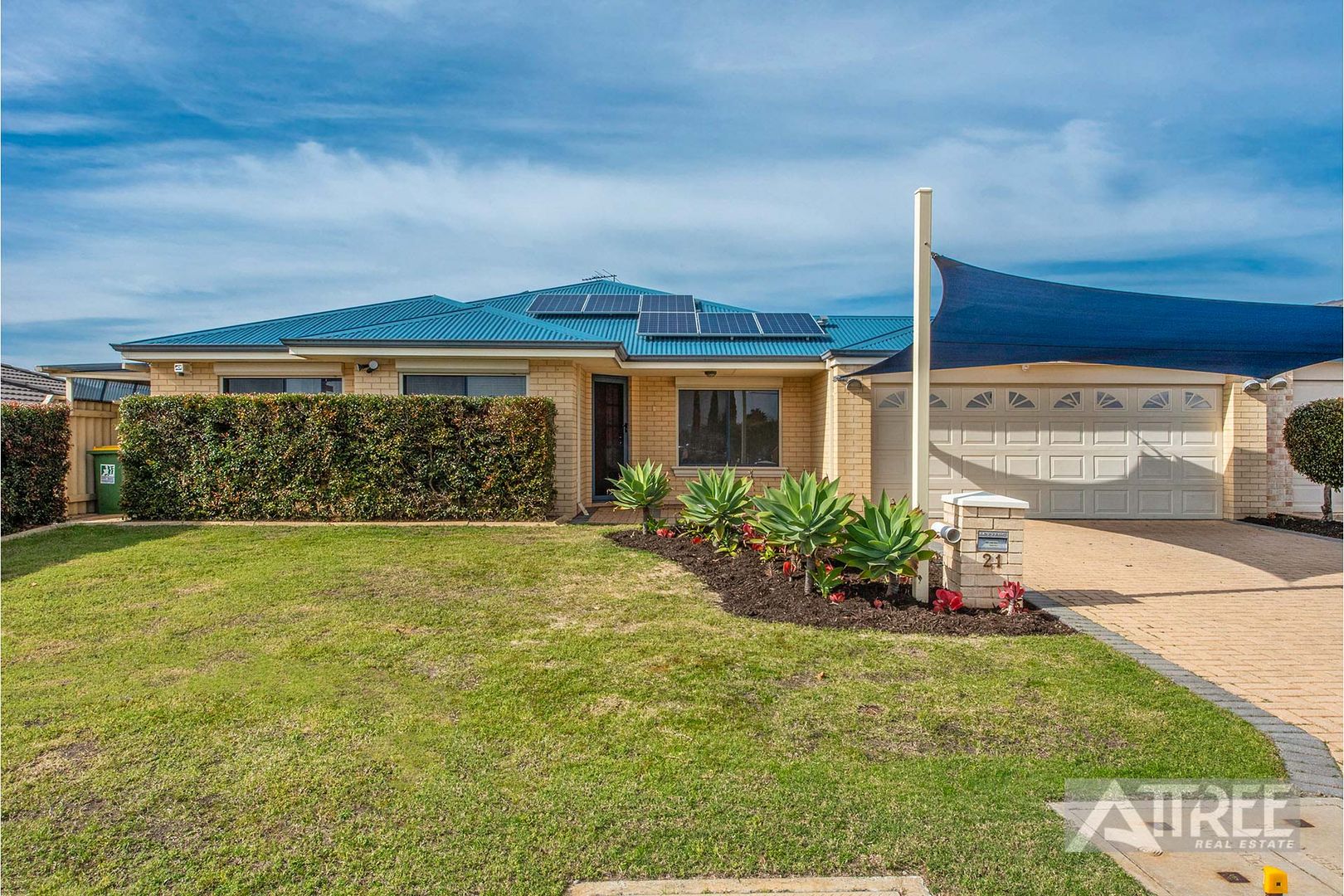 21 Coulthard Crescent, Canning Vale WA 6155, Image 2