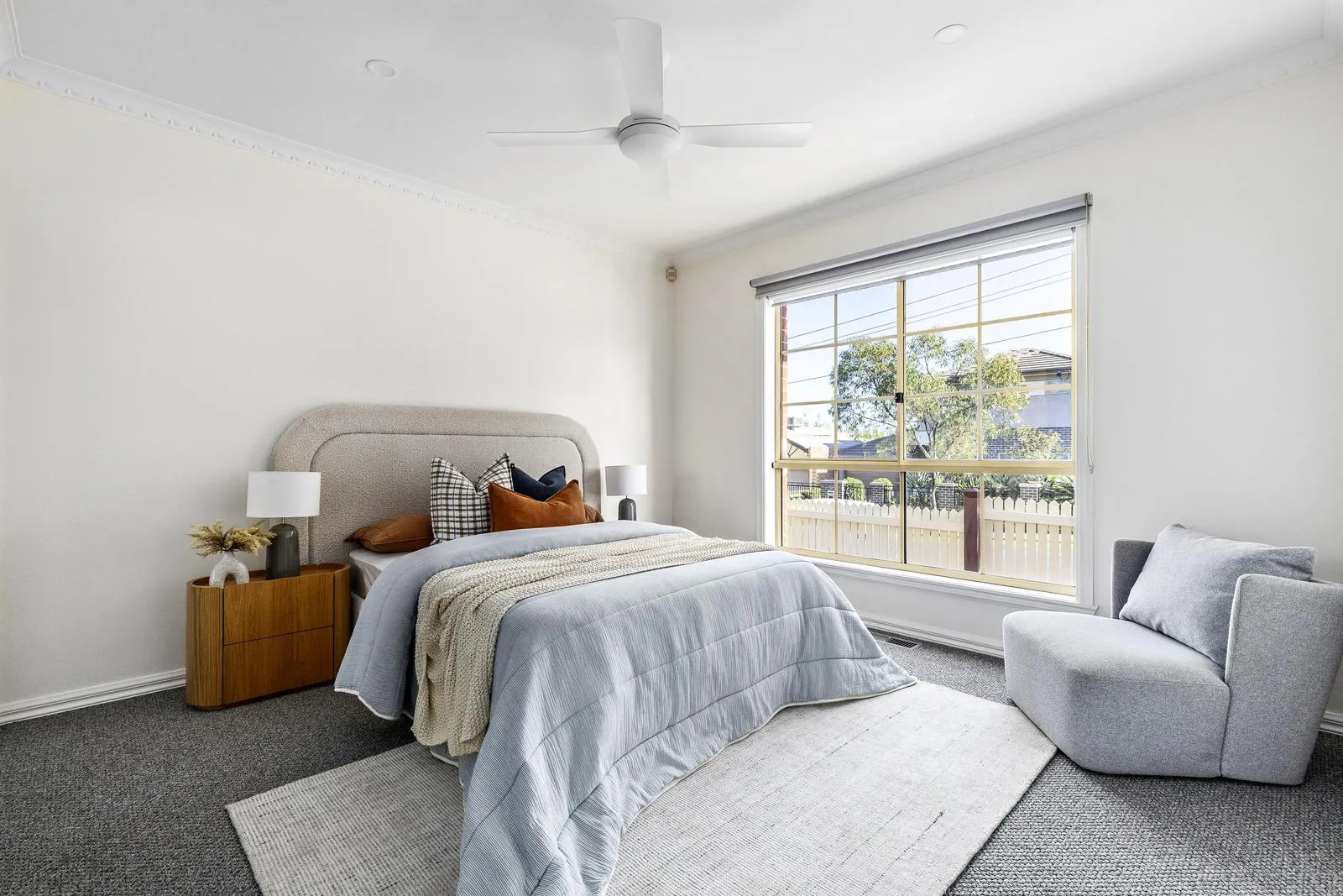 Easy-living style in the best location - More